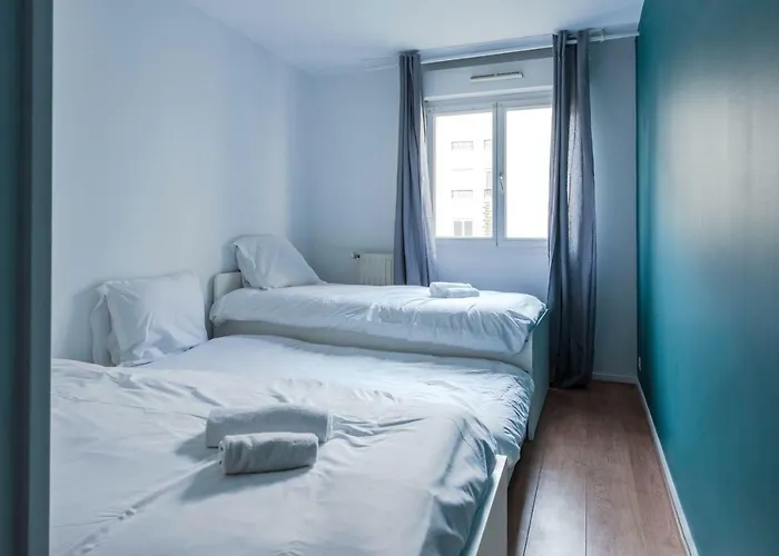 Standing Apartment In Disneyland Bmyguest