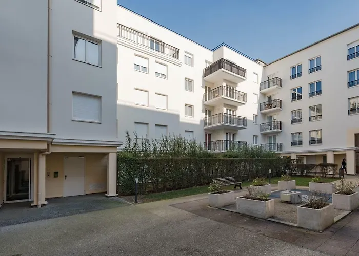 Standing Apartment In Disneyland Bmyguest